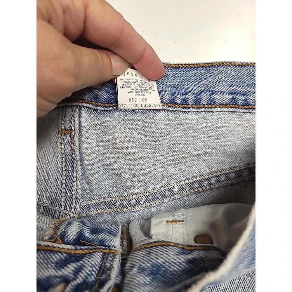 Vintage Levis Jeans Mens 36x36 Blue Denim 550 Relaxed Fit‎ Light Wash Y2K Faded